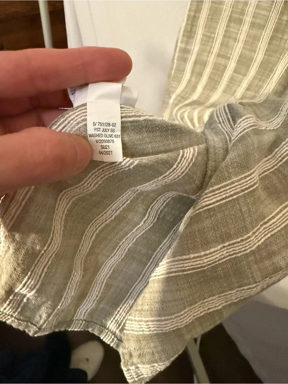 Banana Republic Beige and White Striped Short-Sleeve Button-Down Shirt Sz L